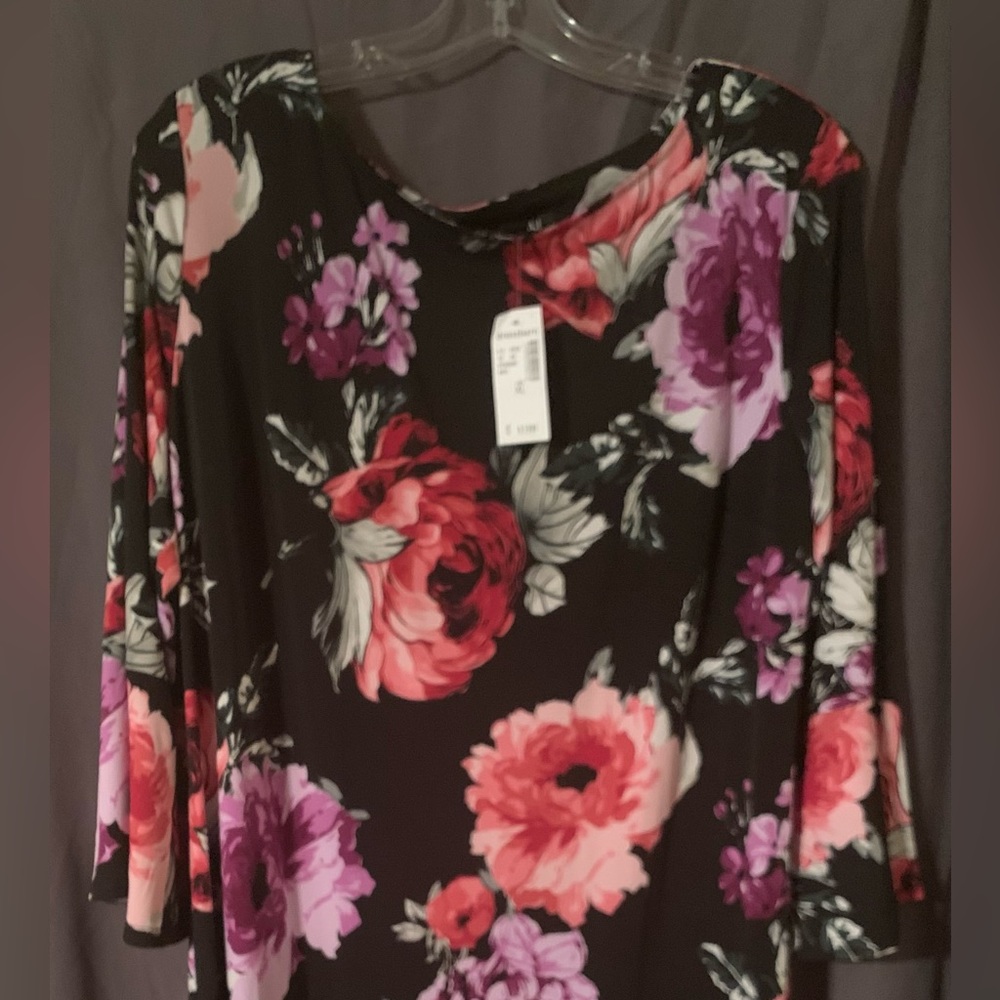 Beautiful floral dress!